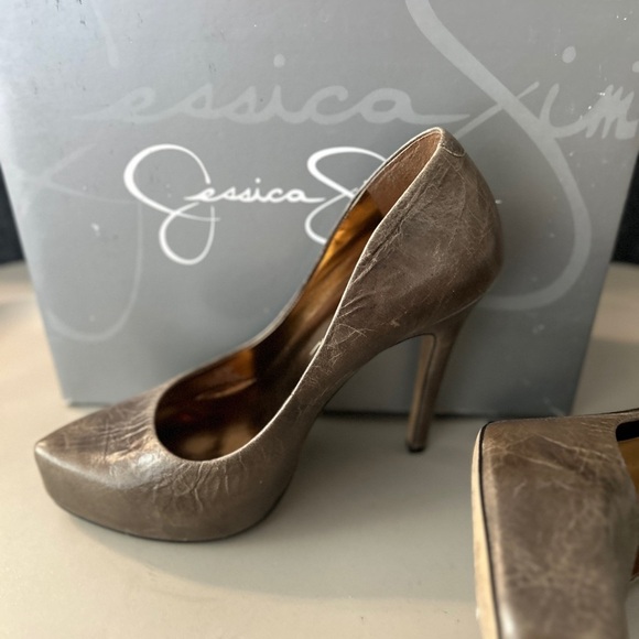 Jessica Simpson Olive Grey Onyx Leather Heels - Picture 3 of 7